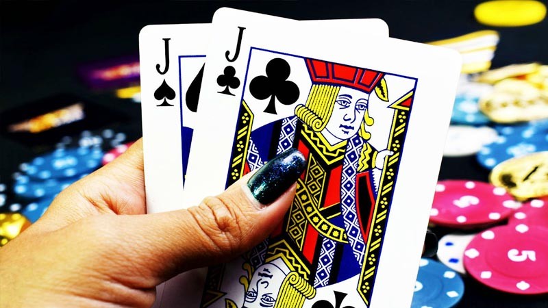 Đặc điểm của Poker 4 lá là gì – Nó khác gì so với Poker truyền thống trên Wi88? - wi88