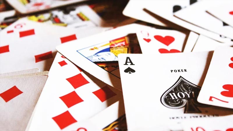 Đặc điểm của Poker 4 lá là gì – Nó khác gì so với Poker truyền thống trên Wi88? - wi88